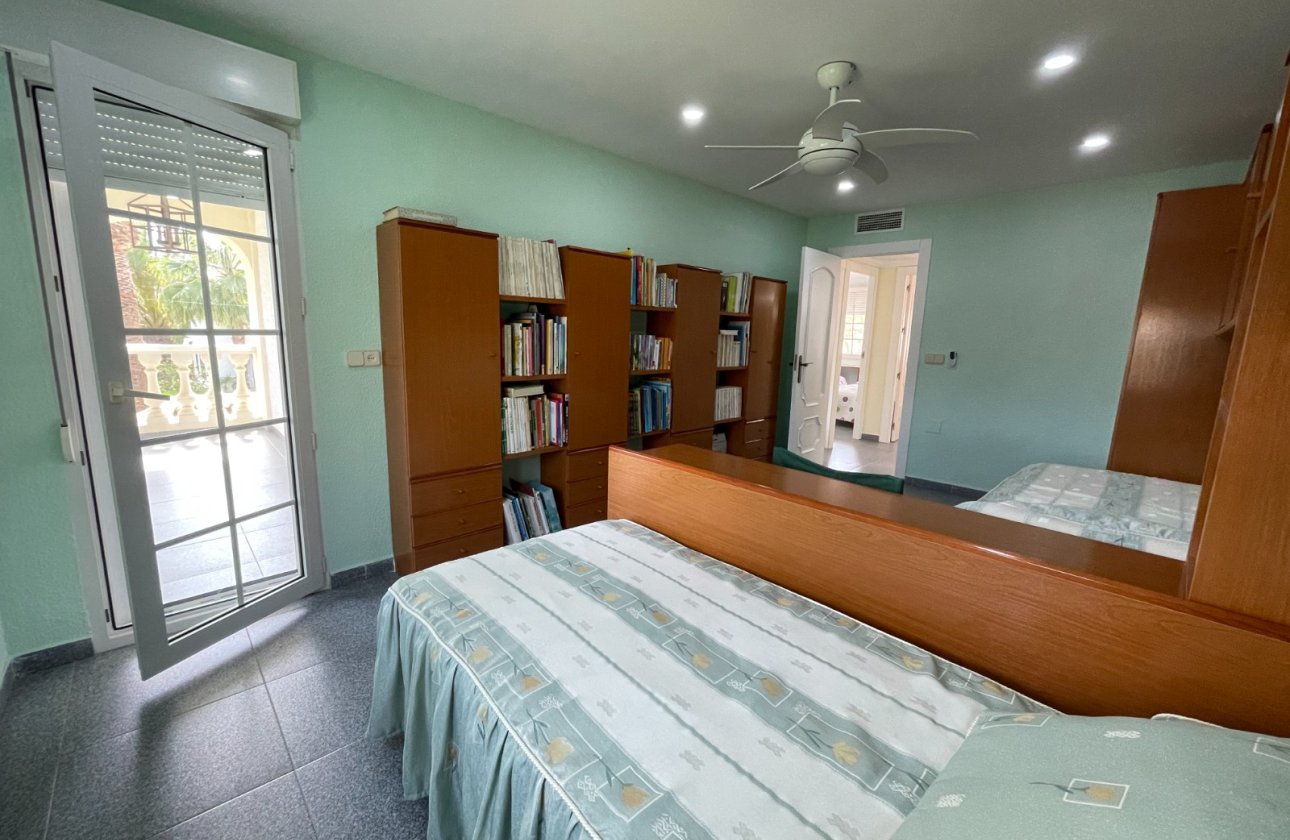 Herverkoop - Villa -
Orihuela Costa - Costa Blanca