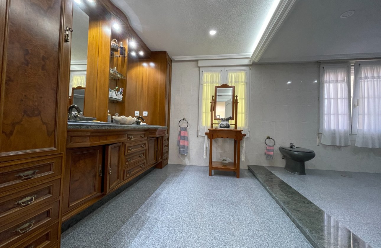 Herverkoop - Villa -
Orihuela Costa - Costa Blanca