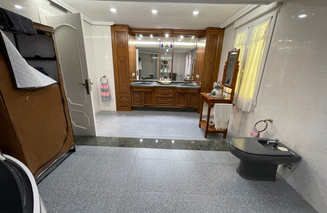 Herverkoop - Villa -
Orihuela Costa - Costa Blanca