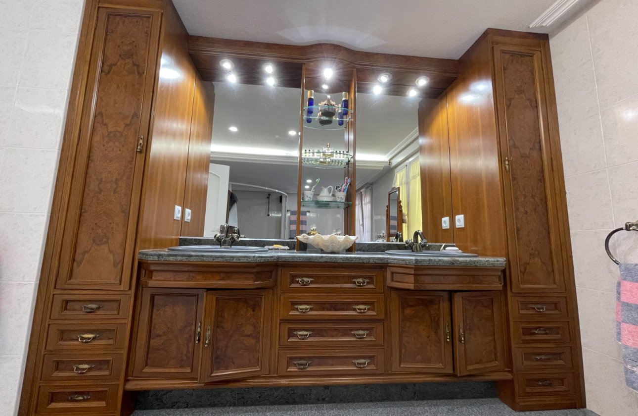 Herverkoop - Villa -
Orihuela Costa - Costa Blanca