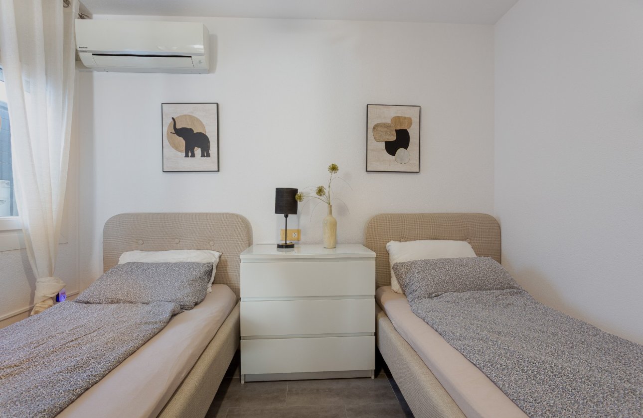 Herverkoop - Villa -
Orihuela Costa - Costa Blanca