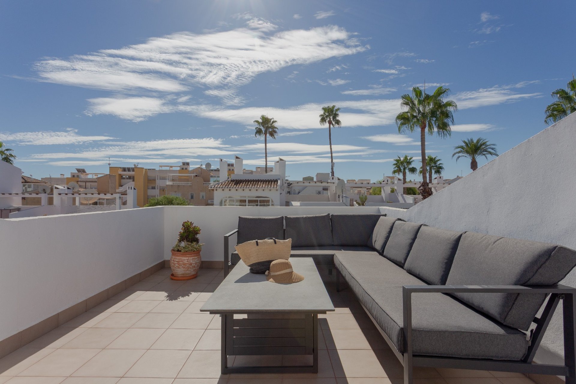Herverkoop - Villa -
Orihuela Costa - Costa Blanca