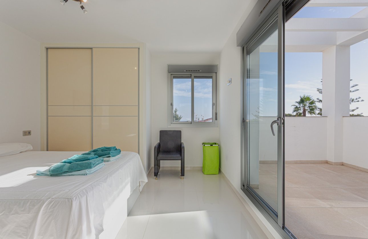 Herverkoop - Villa -
Orihuela Costa - Costa Blanca