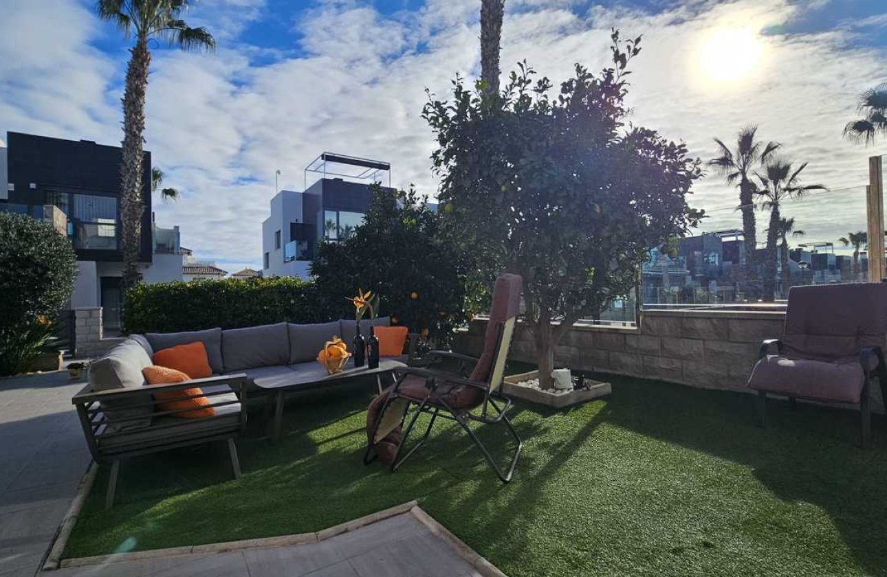 Herverkoop - Villa -
Orihuela Costa - Costa Blanca