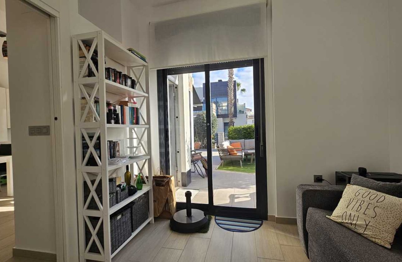 Herverkoop - Villa -
Orihuela Costa - Costa Blanca