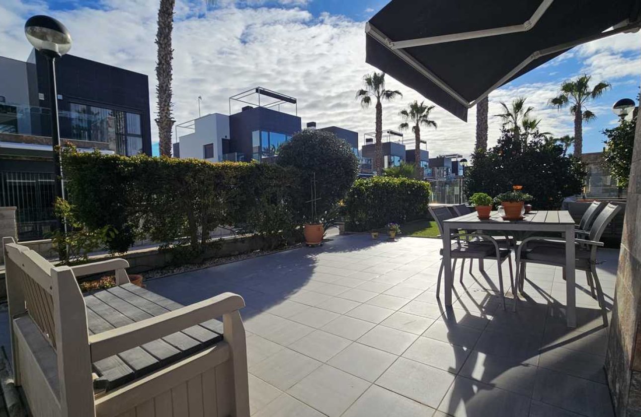 Herverkoop - Villa -
Orihuela Costa - Costa Blanca