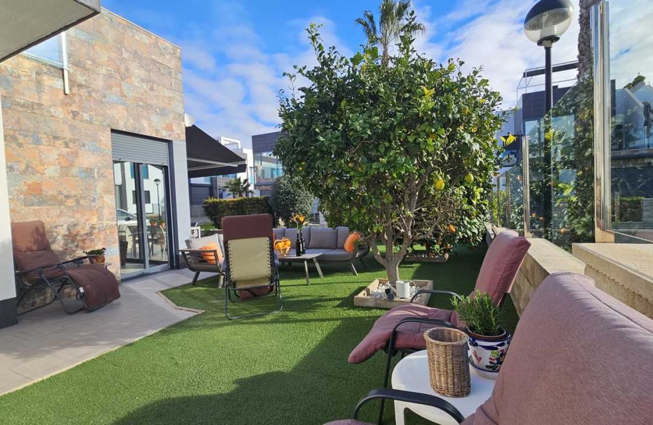 Herverkoop - Villa -
Orihuela Costa - Costa Blanca