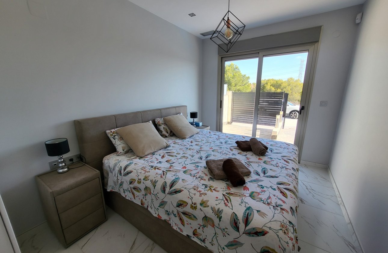 Herverkoop - Villa -
Orihuela Costa - Costa Blanca