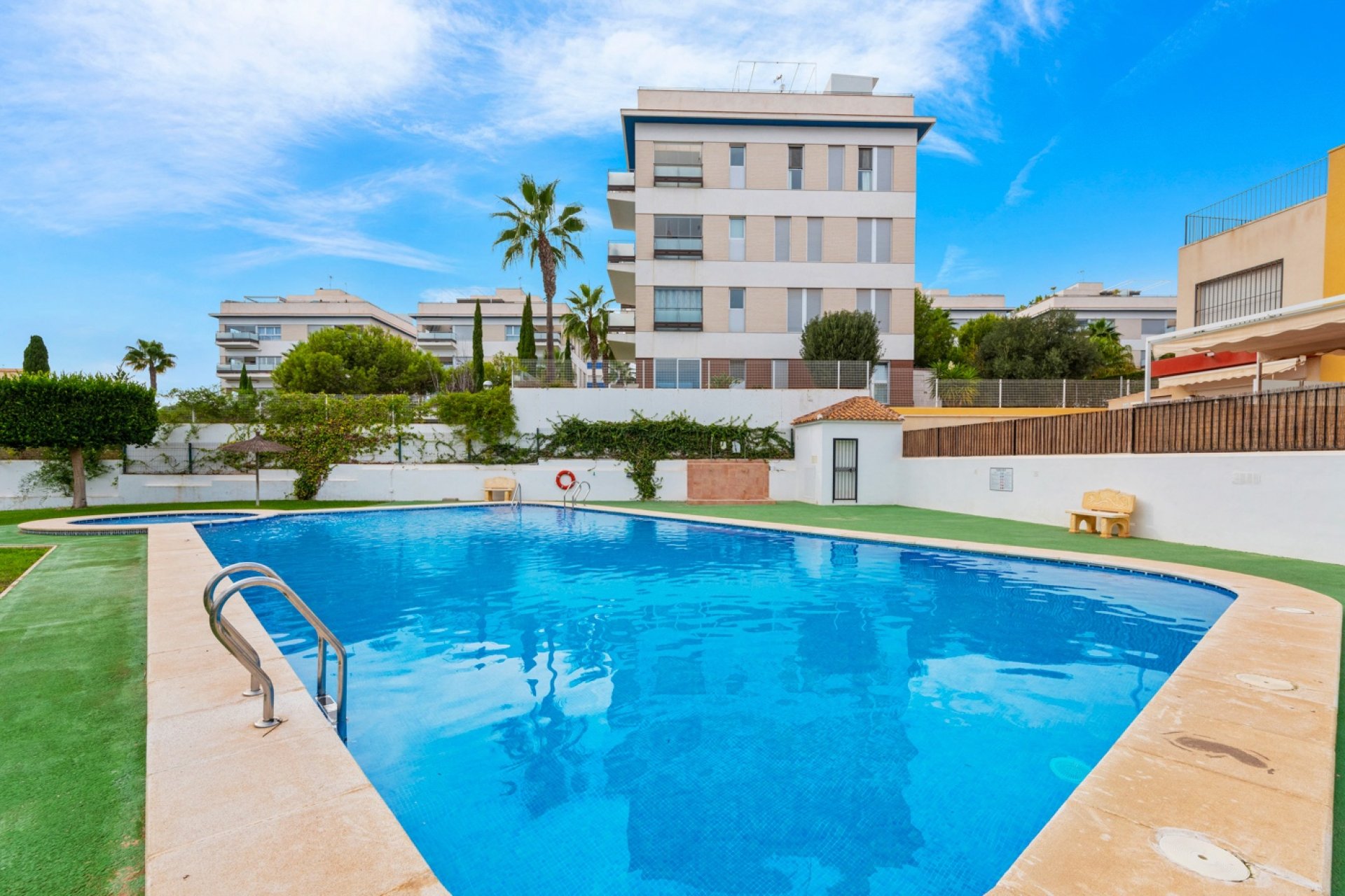 Herverkoop - Villa -
Orihuela Costa - Costa Blanca