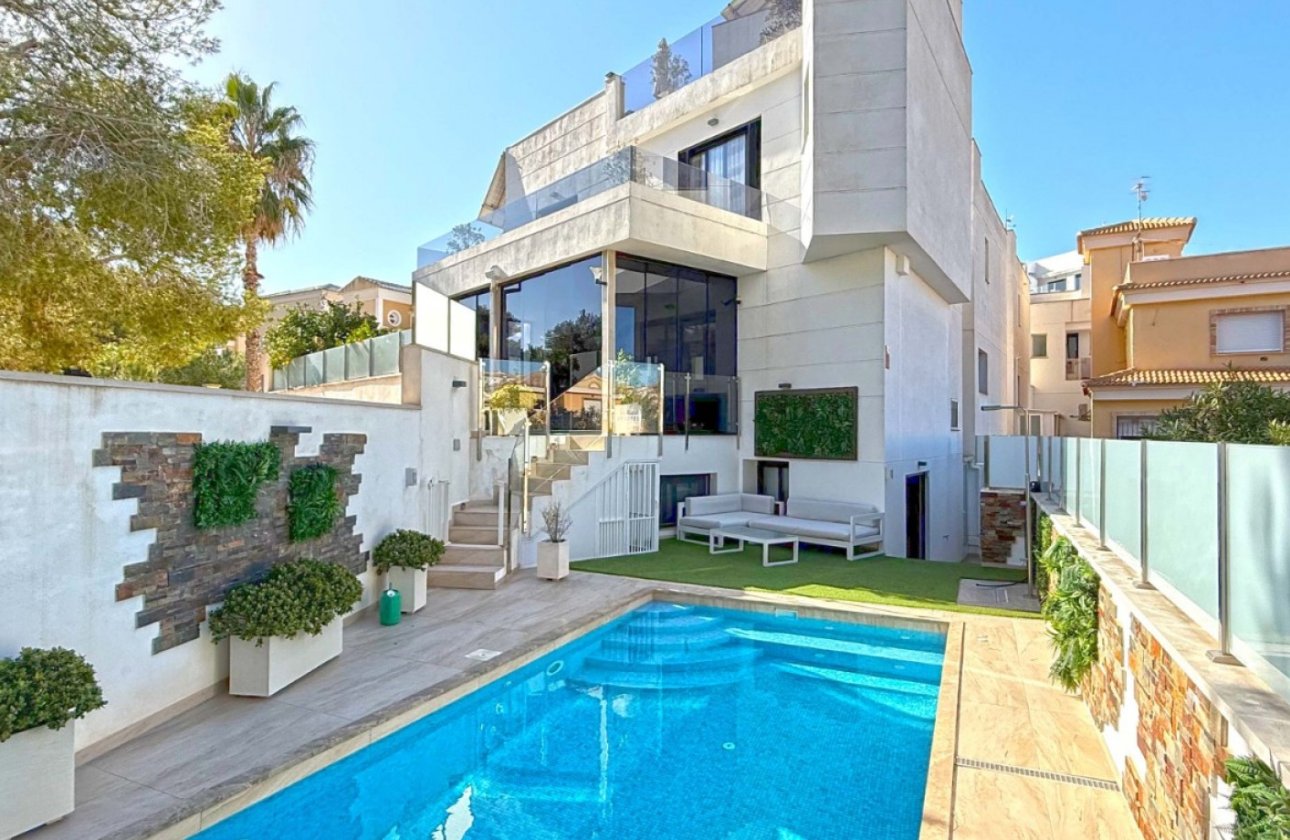 Herverkoop - Villa -
Orihuela Costa - Costa Blanca