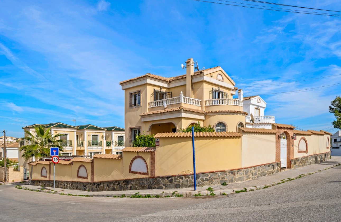 Herverkoop - Villa -
Orihuela Costa - Costa Blanca