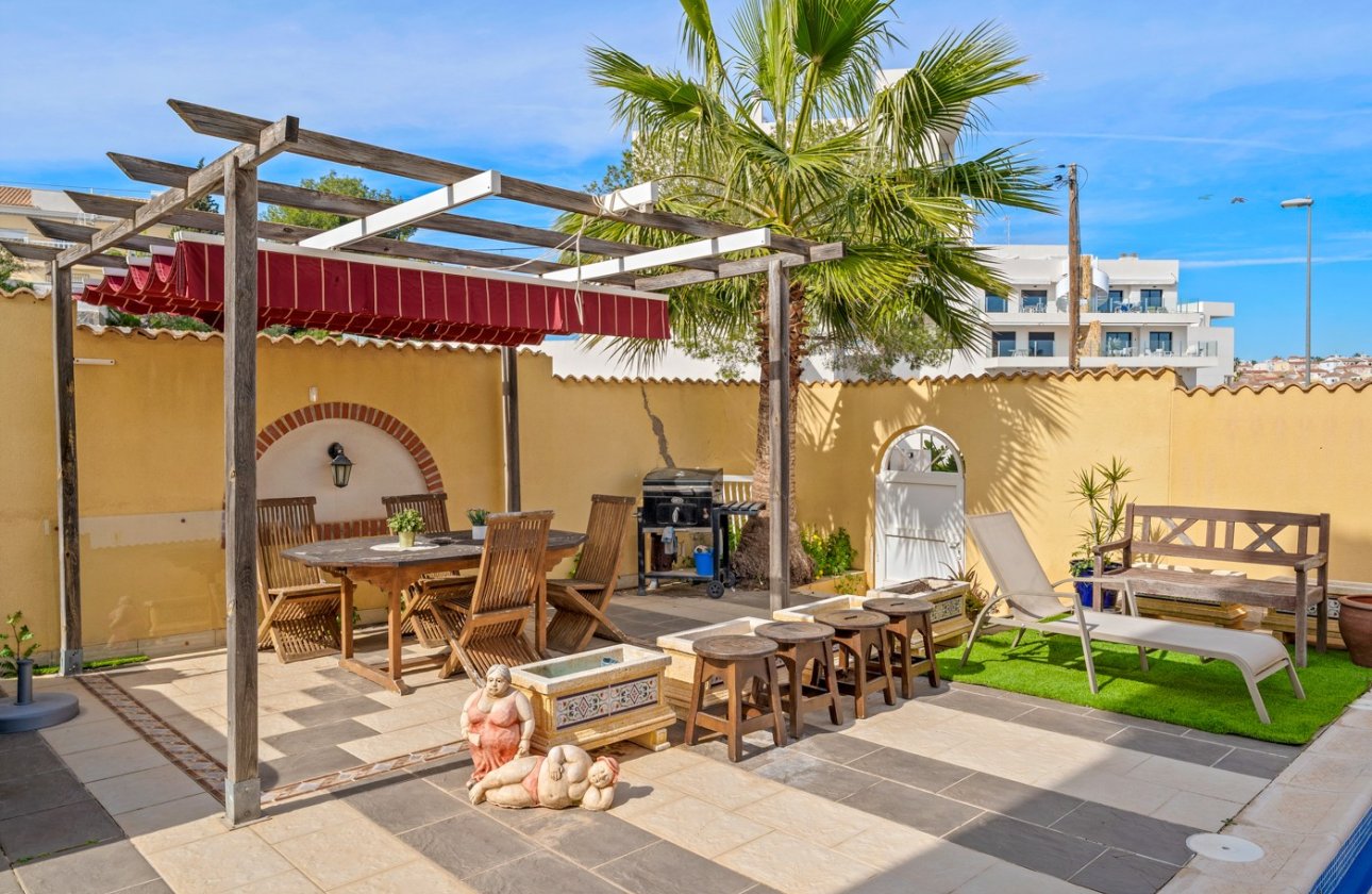 Herverkoop - Villa -
Orihuela Costa - Costa Blanca