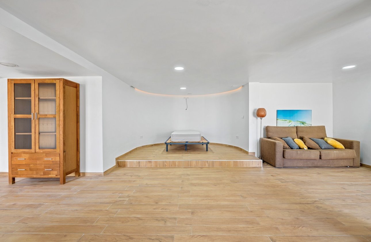 Herverkoop - Villa -
Orihuela Costa - Costa Blanca