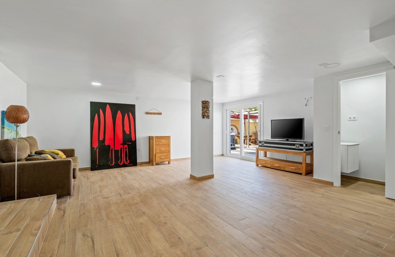 Herverkoop - Villa -
Orihuela Costa - Costa Blanca