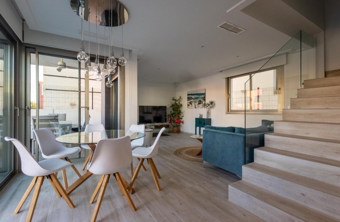 Herverkoop - Villa -
Orihuela Costa - Costa Blanca