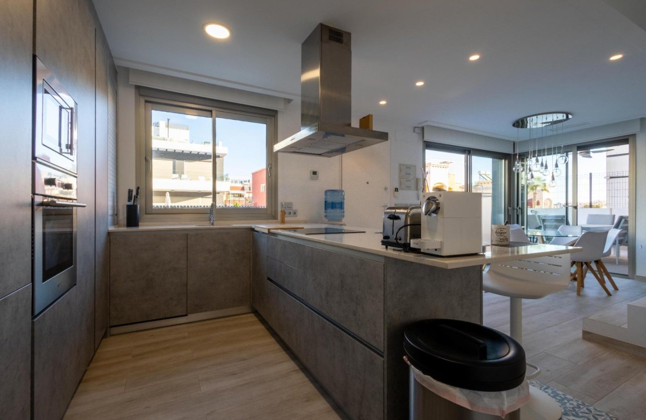 Herverkoop - Villa -
Orihuela Costa - Costa Blanca