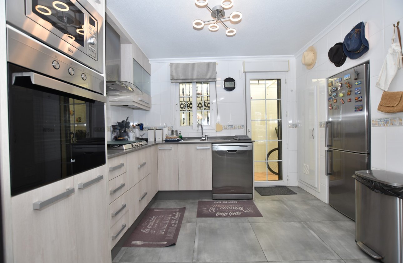 Herverkoop - Villa -
Orihuela Costa - Costa Blanca