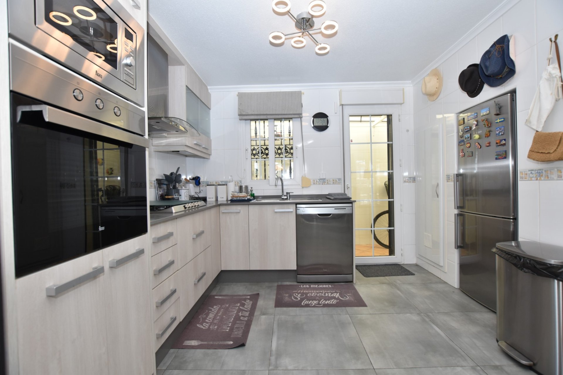 Herverkoop - Villa -
Orihuela Costa - Costa Blanca