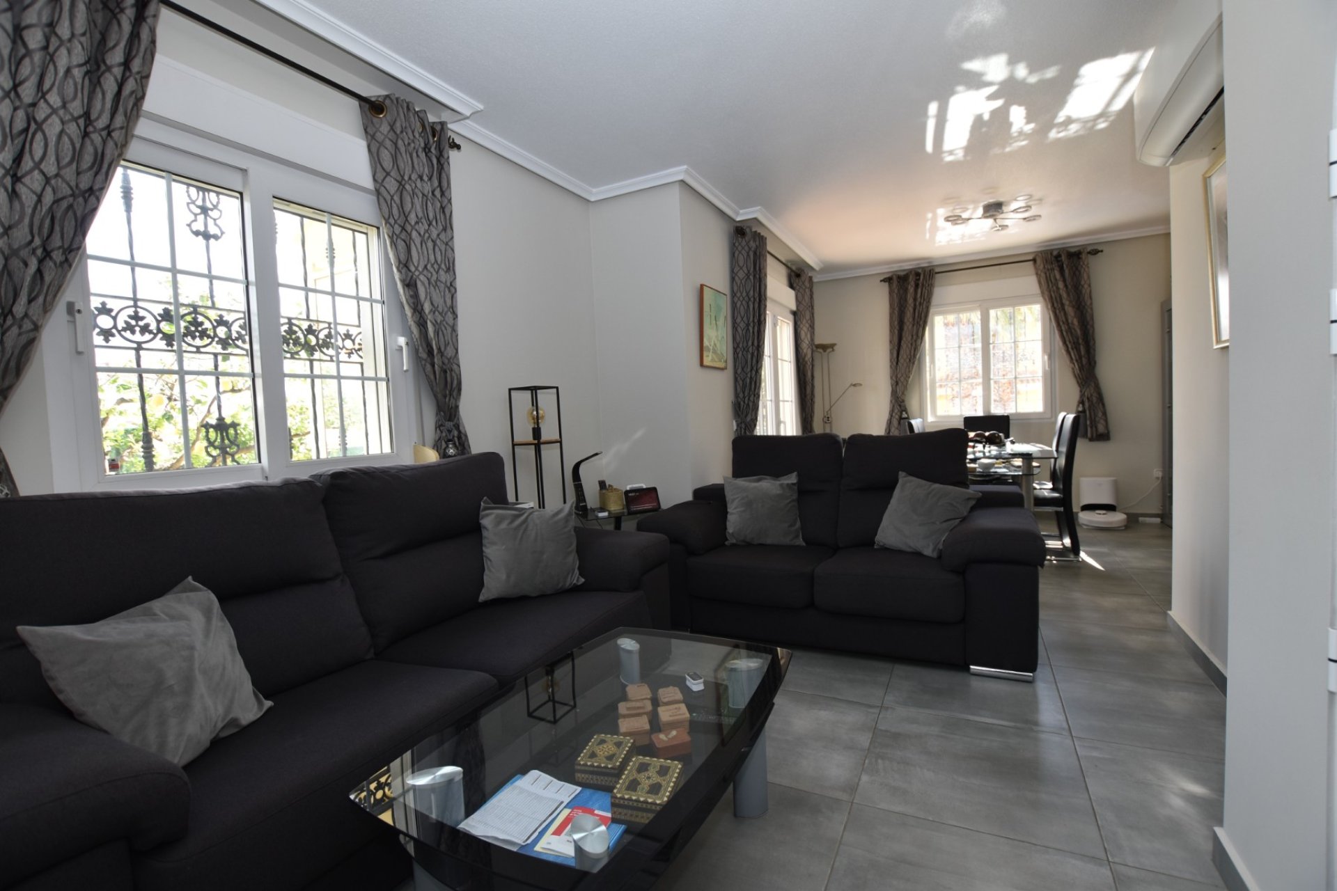 Herverkoop - Villa -
Orihuela Costa - Costa Blanca