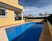 Herverkoop - Villa -
Orihuela Costa - Costa Blanca