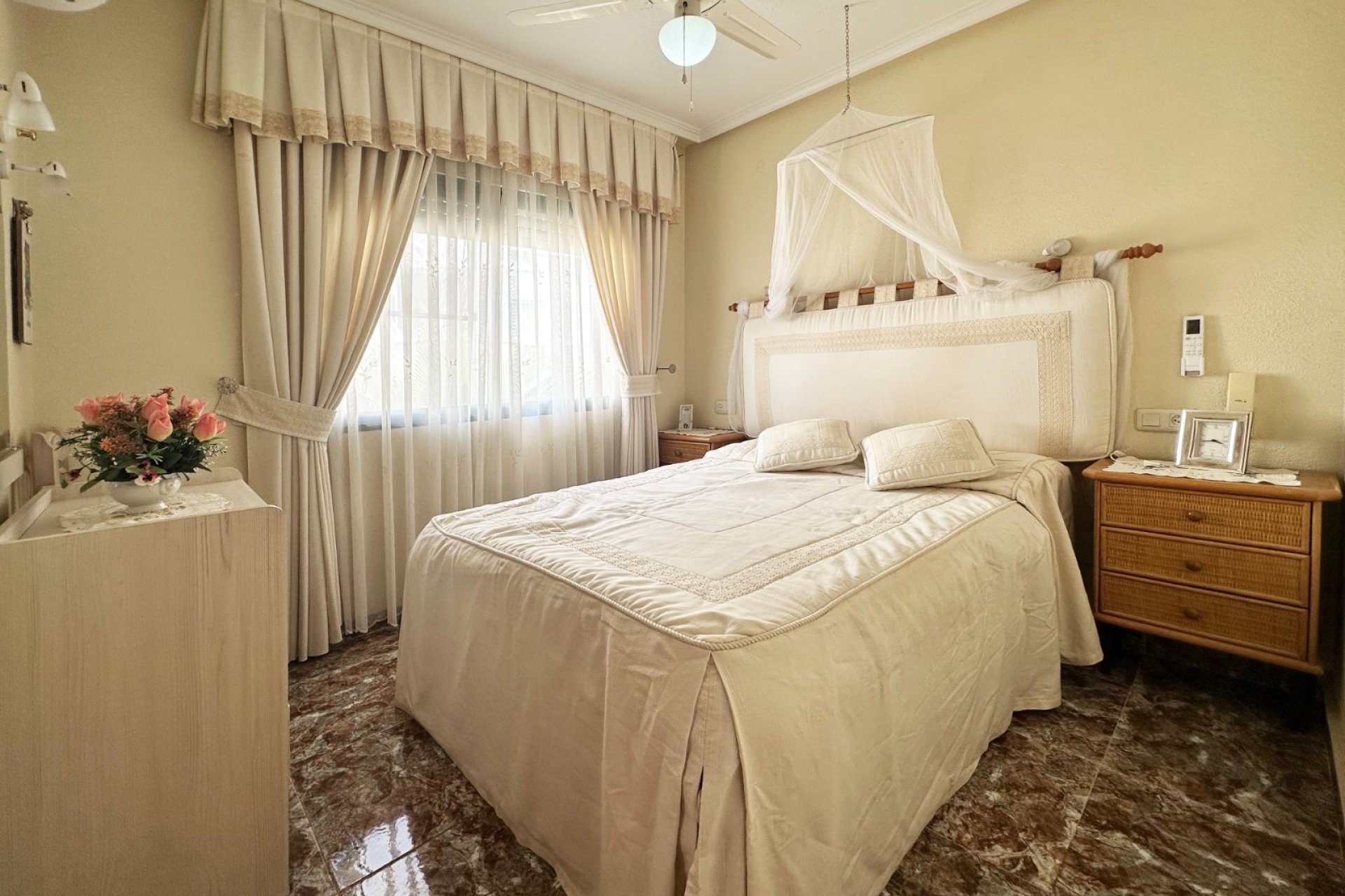 Herverkoop - Villa -
Orihuela Costa - Costa Blanca