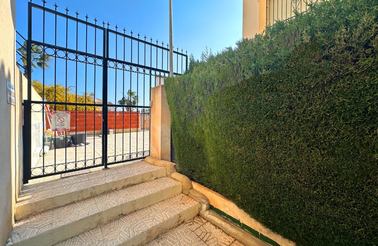 Herverkoop - Villa -
Orihuela Costa - Costa Blanca