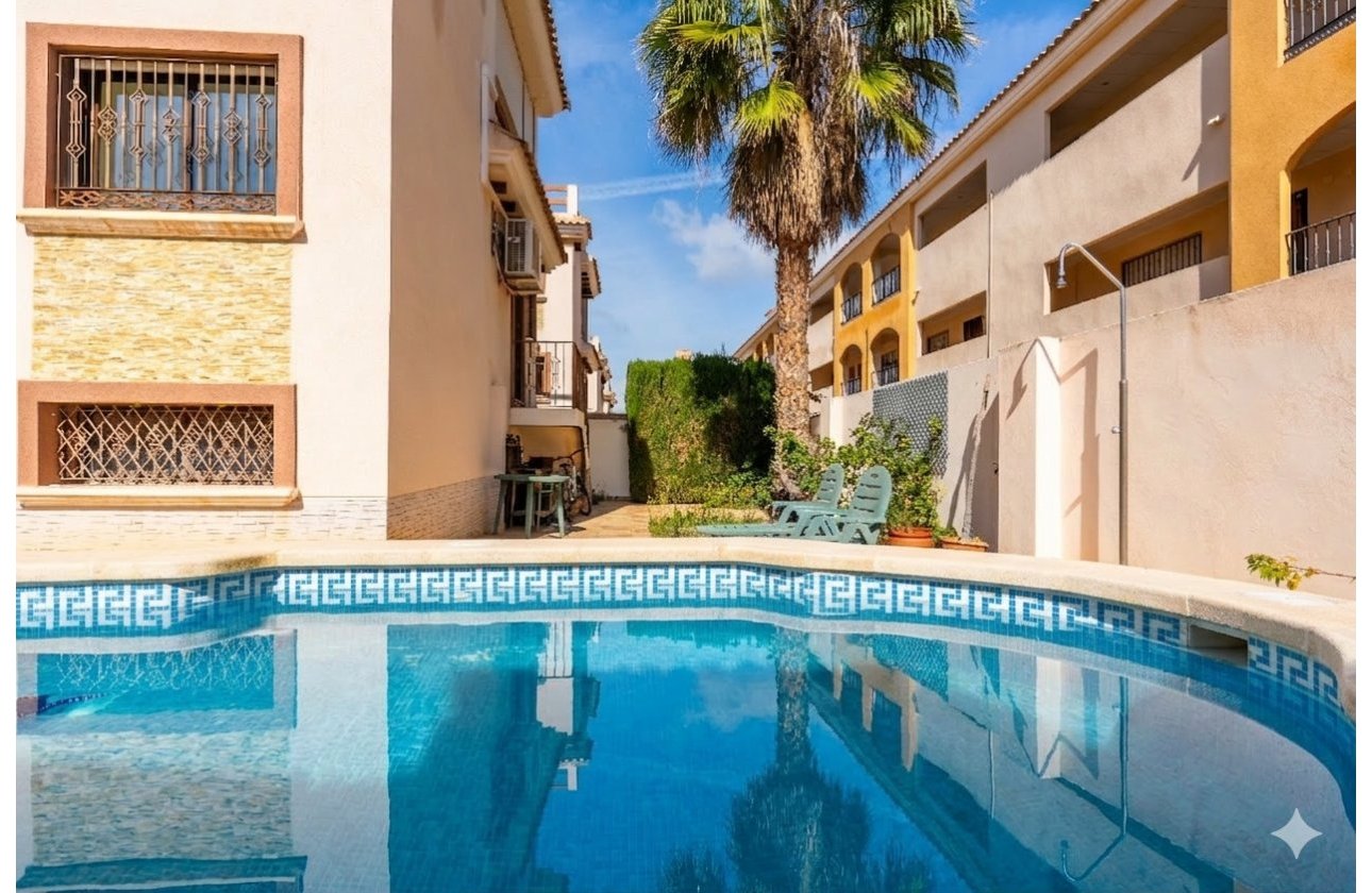 Herverkoop - Villa -
Orihuela Costa - Costa Blanca