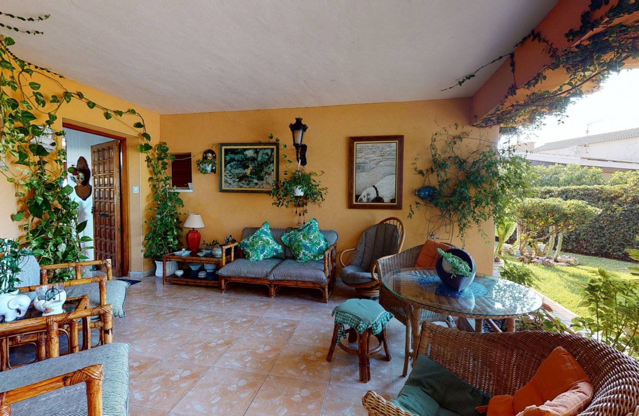 Herverkoop - Villa -
Orihuela Costa - Costa Blanca