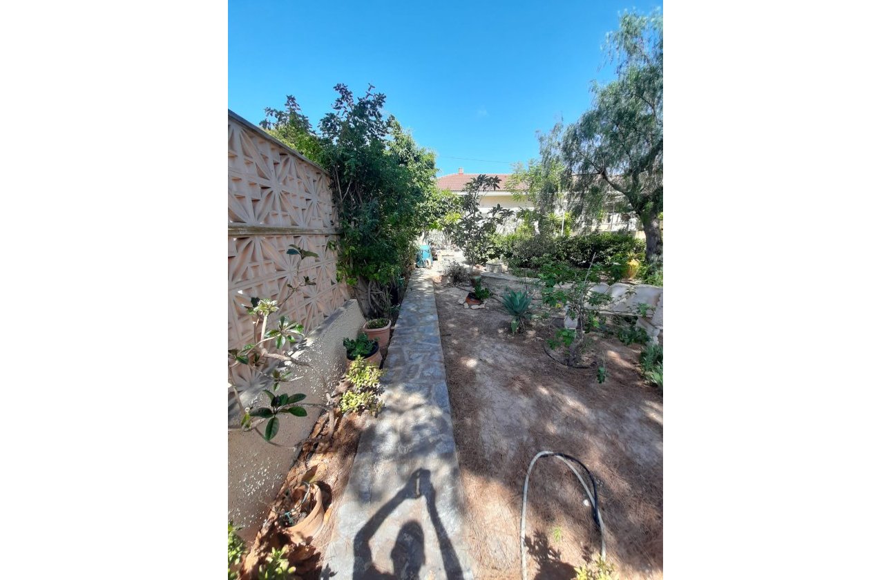 Herverkoop - Villa -
Orihuela Costa - Costa Blanca