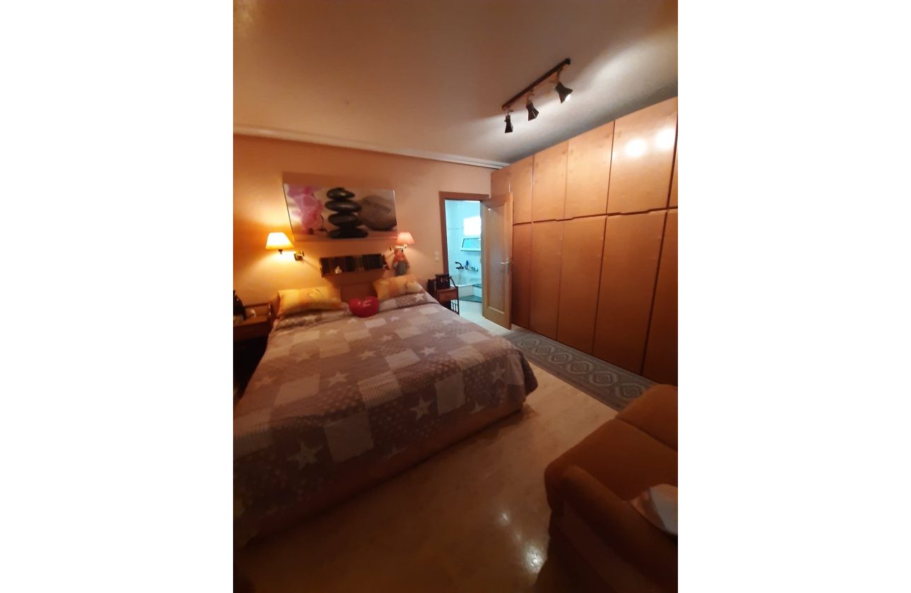 Herverkoop - Villa -
Orihuela Costa - Costa Blanca