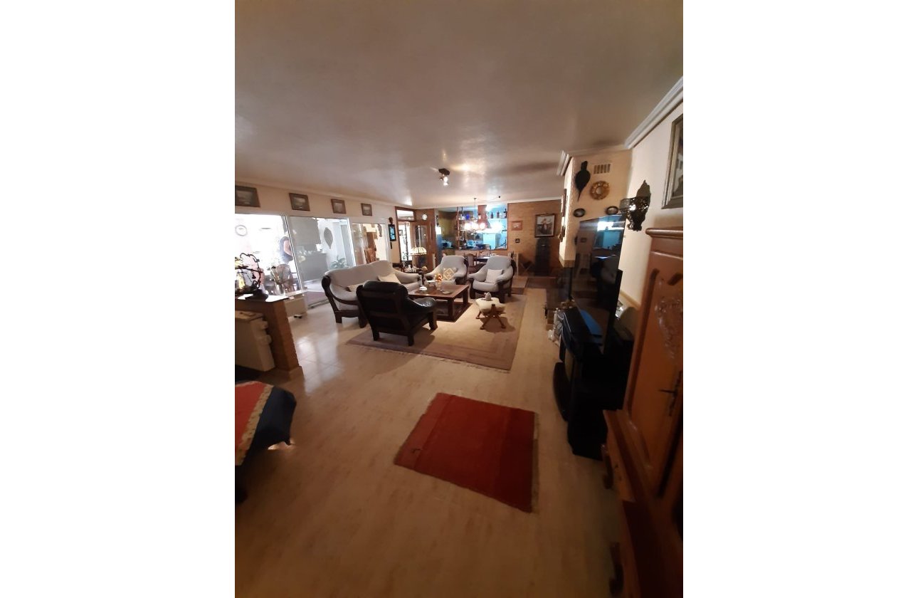 Herverkoop - Villa -
Orihuela Costa - Costa Blanca