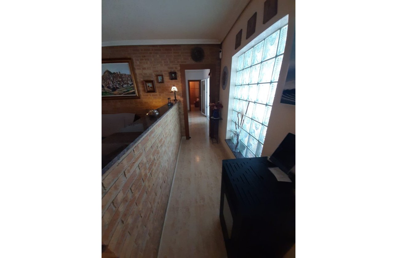 Herverkoop - Villa -
Orihuela Costa - Costa Blanca