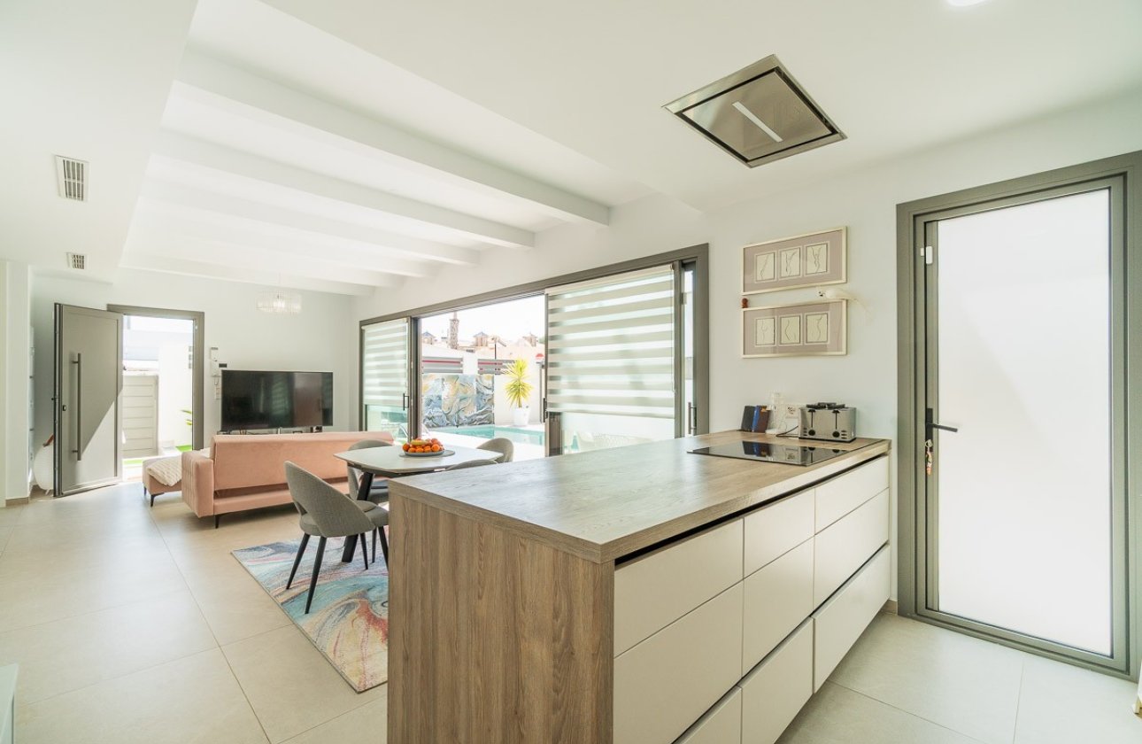 Herverkoop - Villa -
Orihuela Costa - Costa Blanca