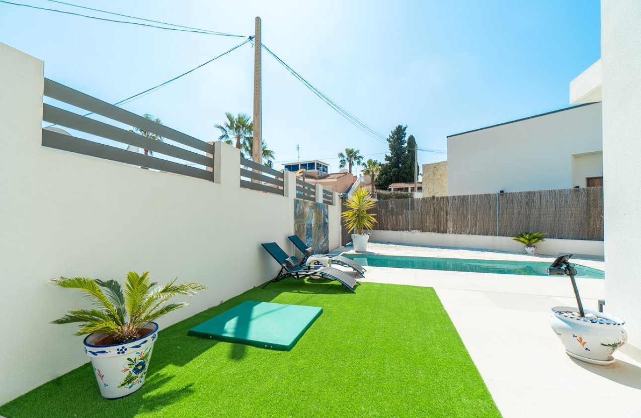 Herverkoop - Villa -
Orihuela Costa - Costa Blanca