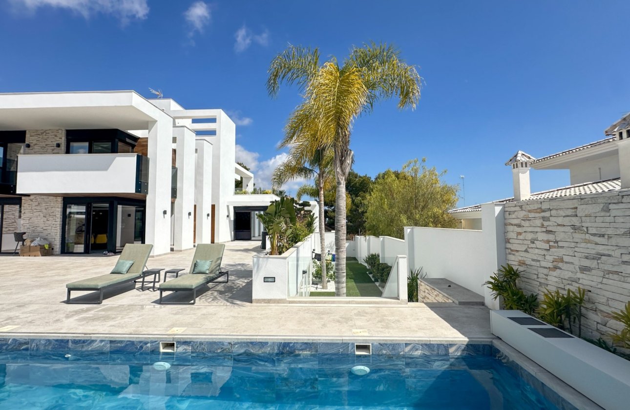 Herverkoop - Villa -
Orihuela Costa - Costa Blanca