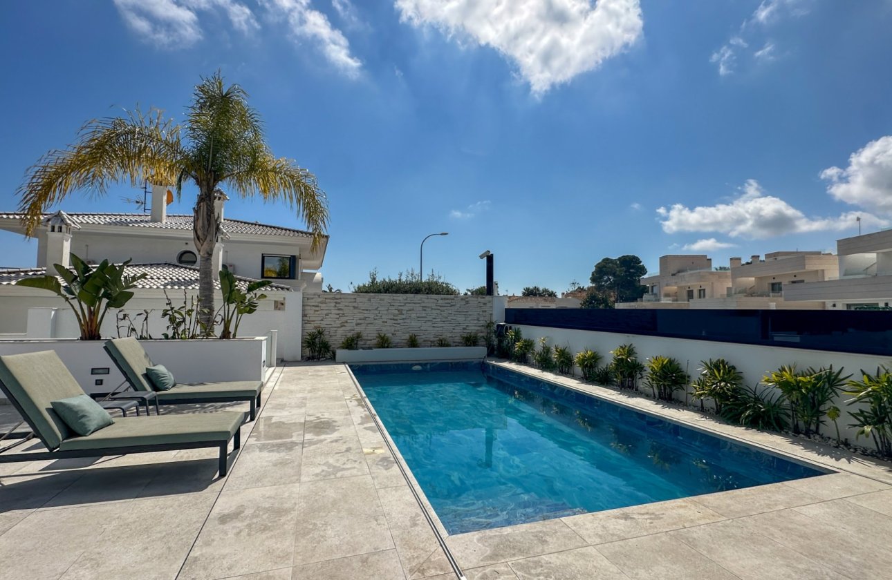 Herverkoop - Villa -
Orihuela Costa - Costa Blanca