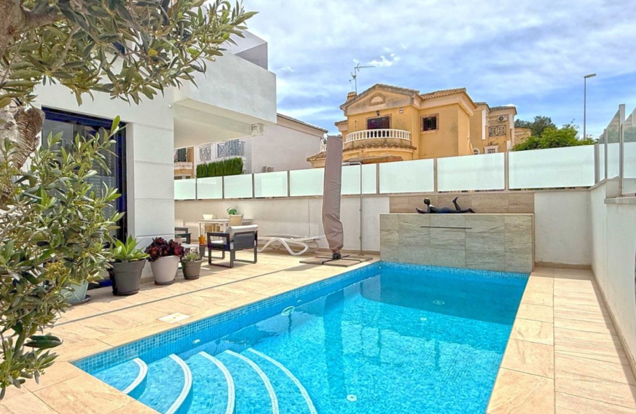 Herverkoop - Villa -
Orihuela Costa - Costa Blanca