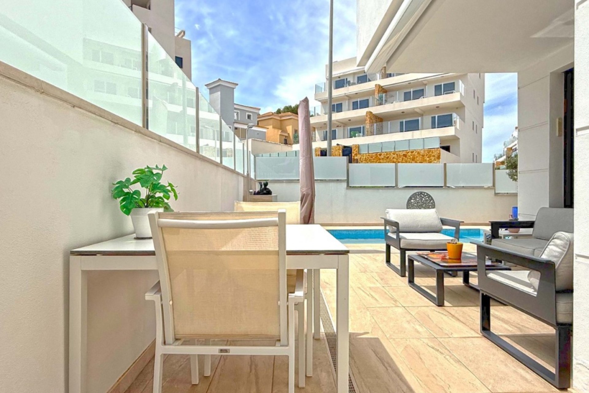 Herverkoop - Villa -
Orihuela Costa - Costa Blanca
