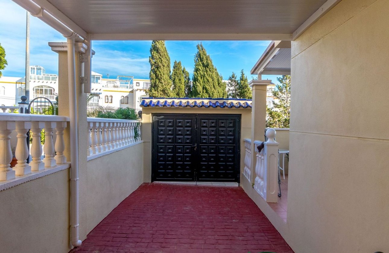 Herverkoop - Villa -
Orihuela Costa - Costa Blanca