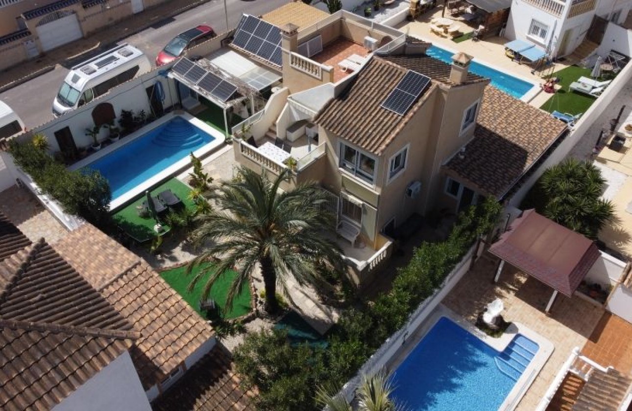 Herverkoop - Villa -
Orihuela Costa - Costa Blanca