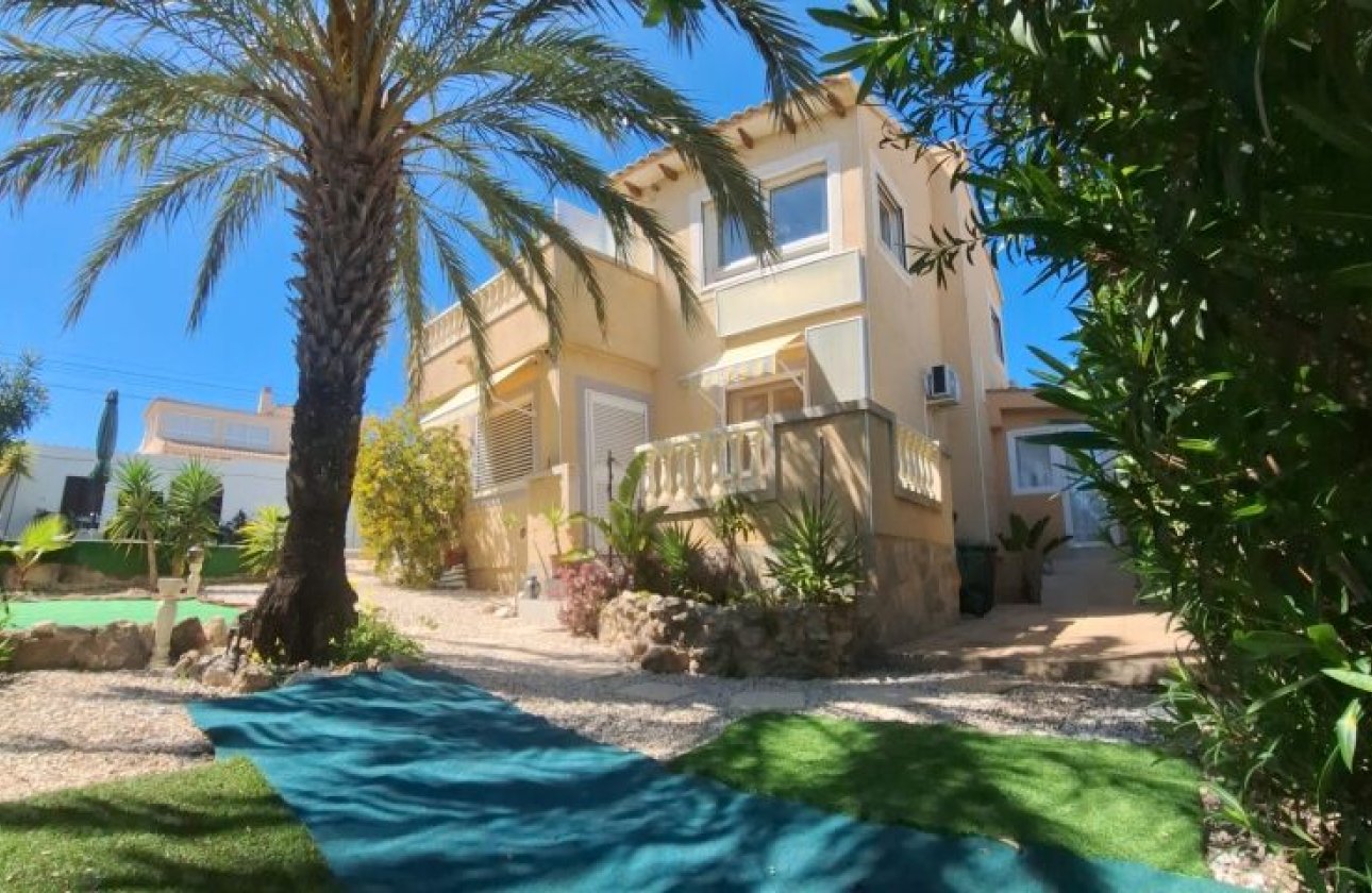 Herverkoop - Villa -
Orihuela Costa - Costa Blanca
