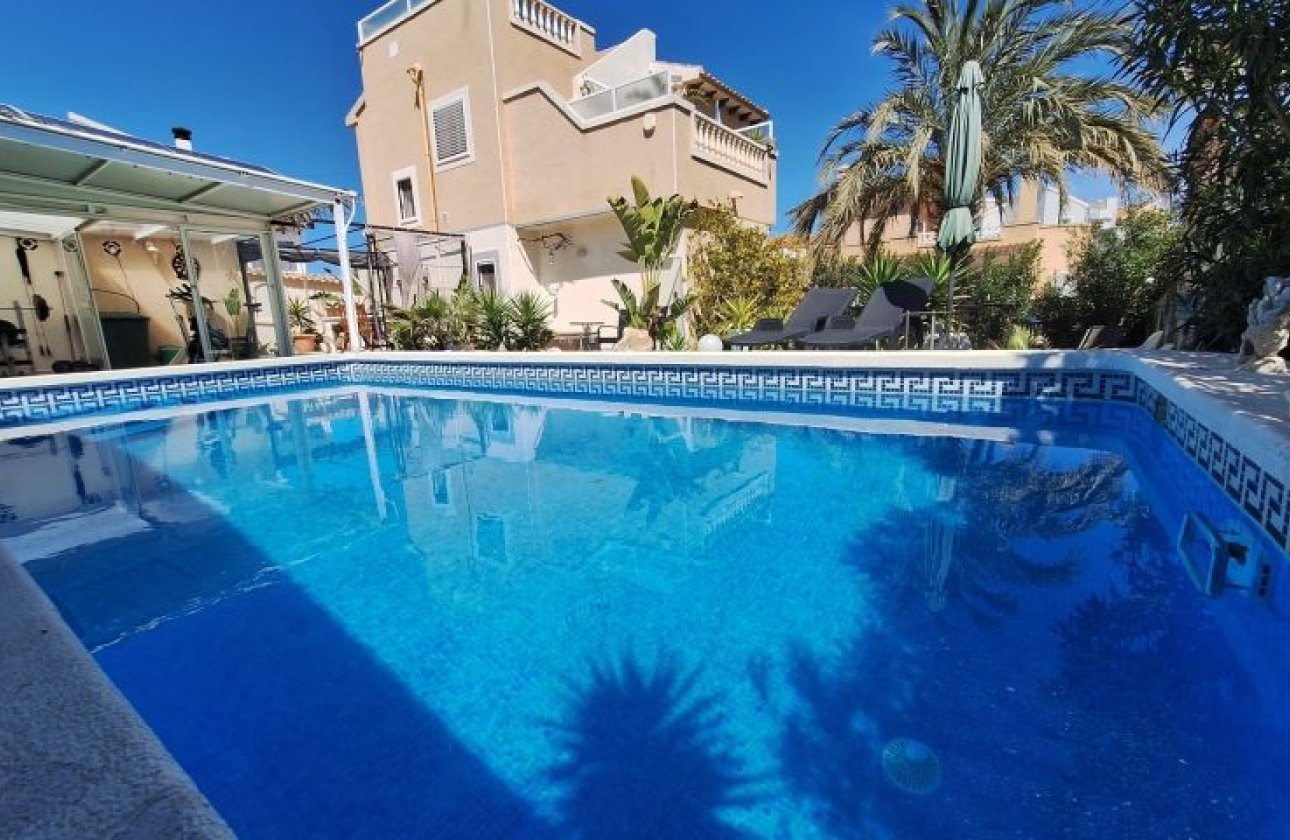 Herverkoop - Villa -
Orihuela Costa - Costa Blanca