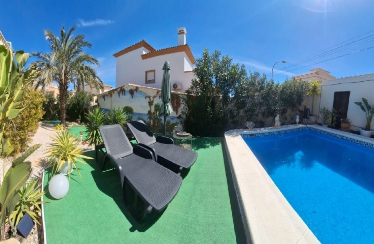 Herverkoop - Villa -
Orihuela Costa - Costa Blanca