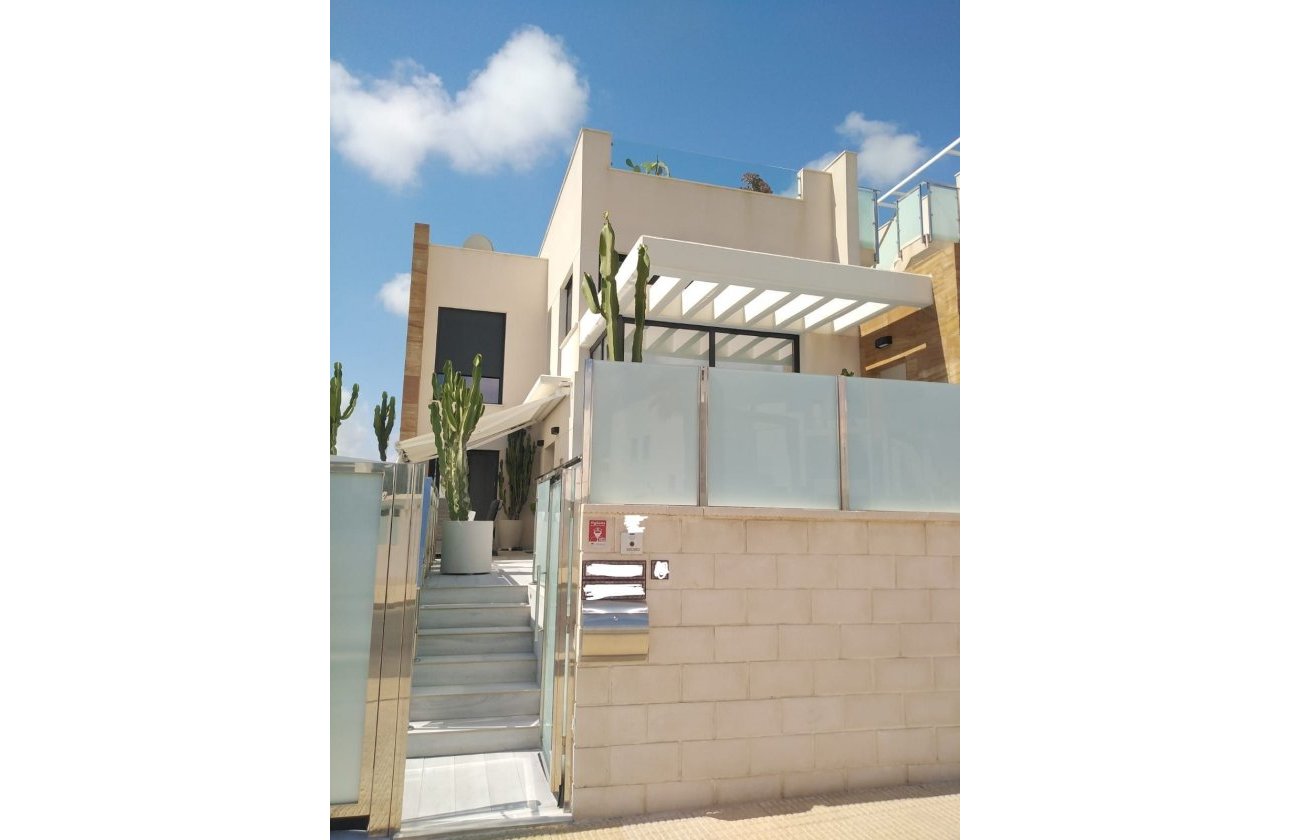 Herverkoop - Villa -
Orihuela Costa - Costa Blanca