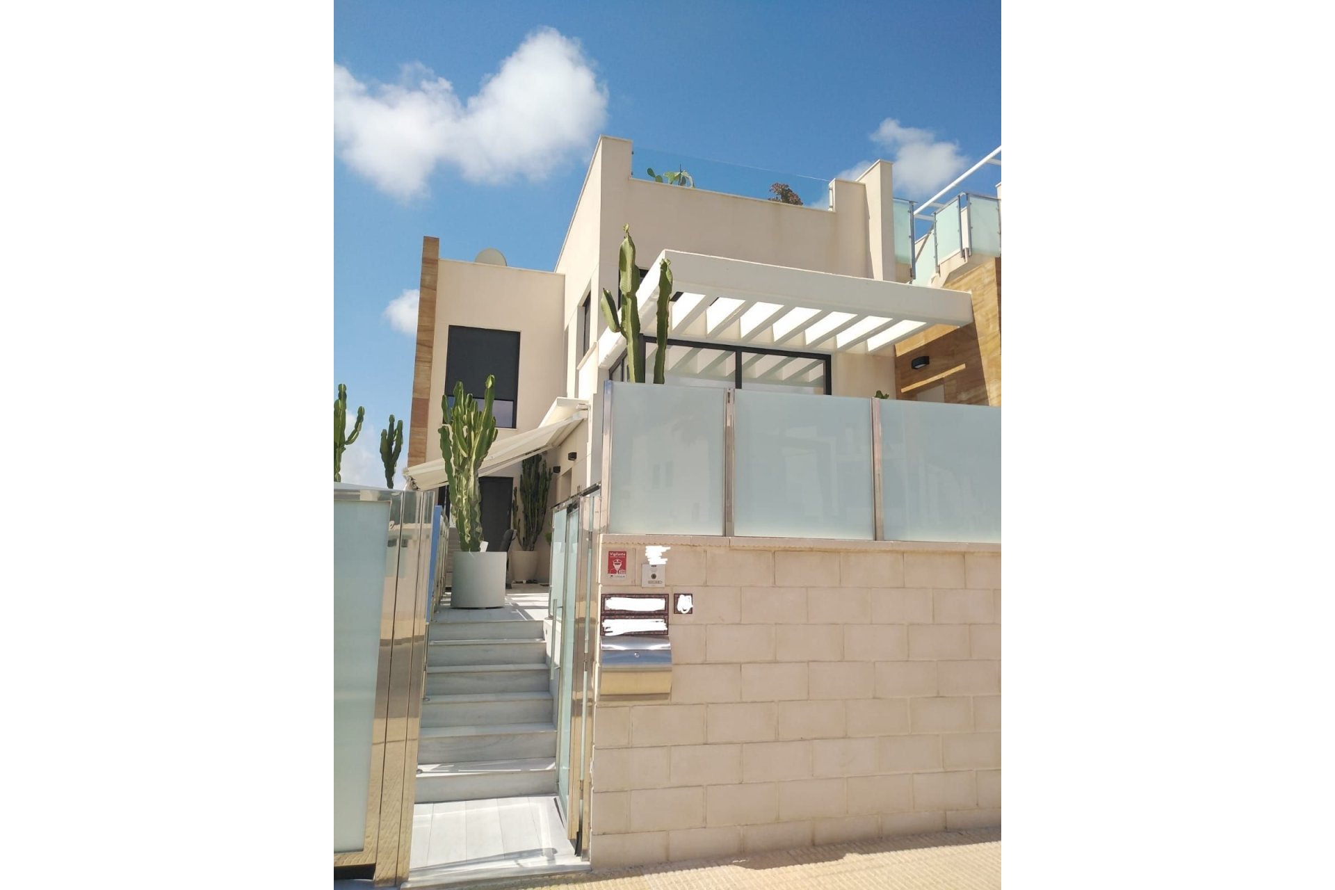 Herverkoop - Villa -
Orihuela Costa - Costa Blanca