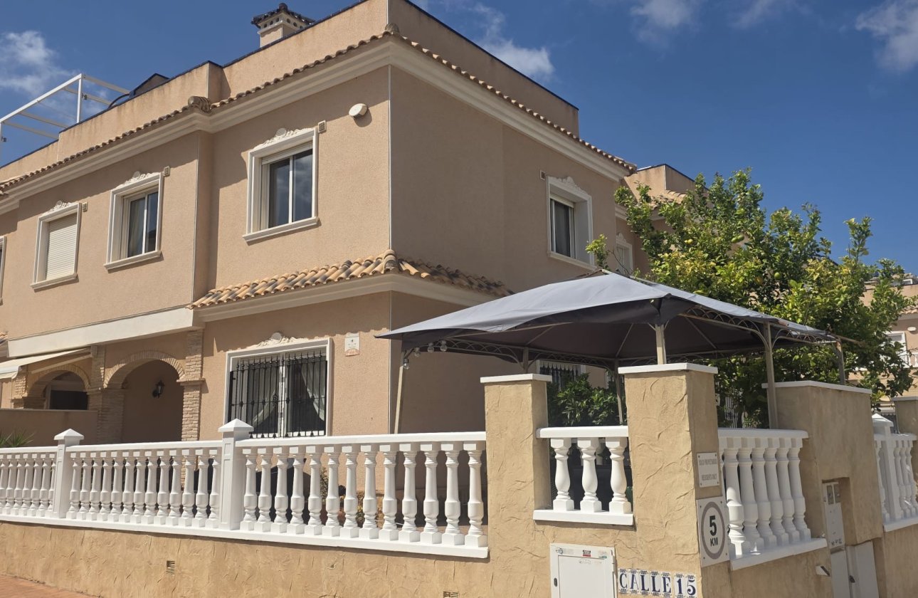 Herverkoop - Villa -
Orihuela Costa - Costa Blanca