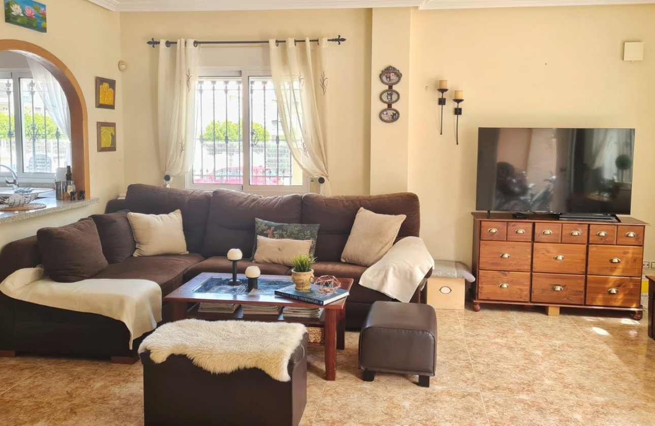 Herverkoop - Villa -
Orihuela Costa - Costa Blanca