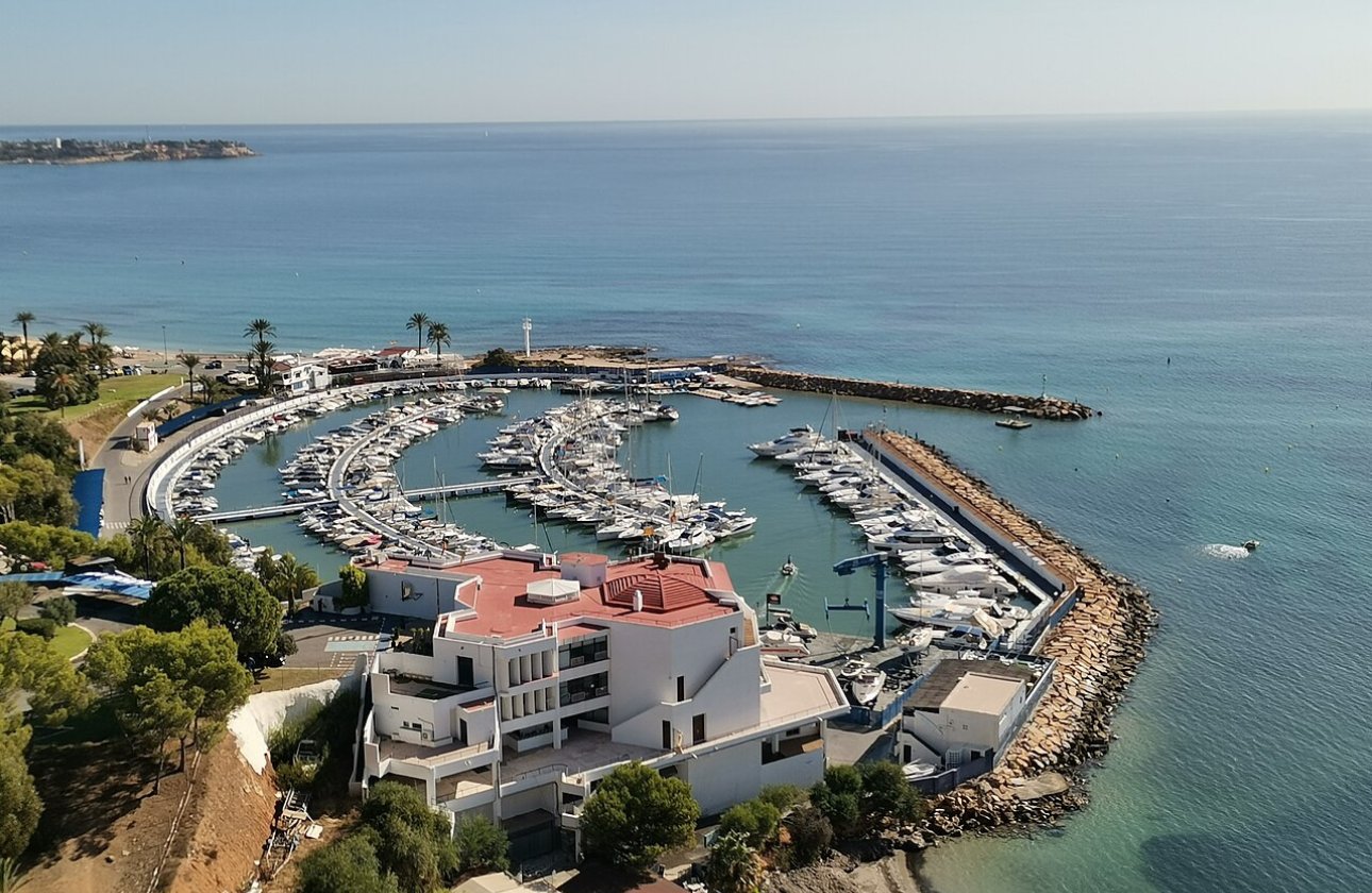 Herverkoop - Villa -
Orihuela Costa - Costa Blanca