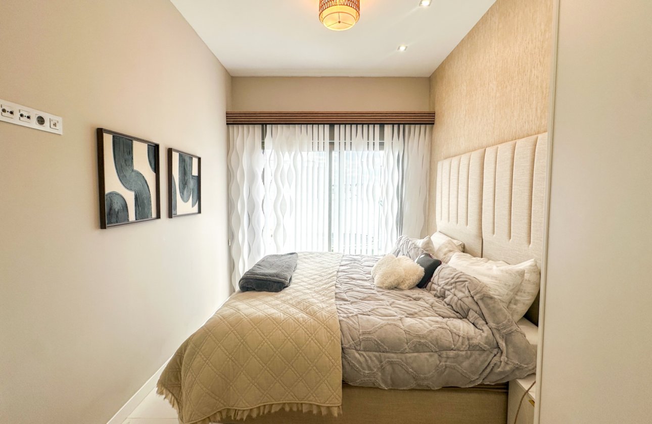 Herverkoop - Villa -
Orihuela Costa - Costa Blanca