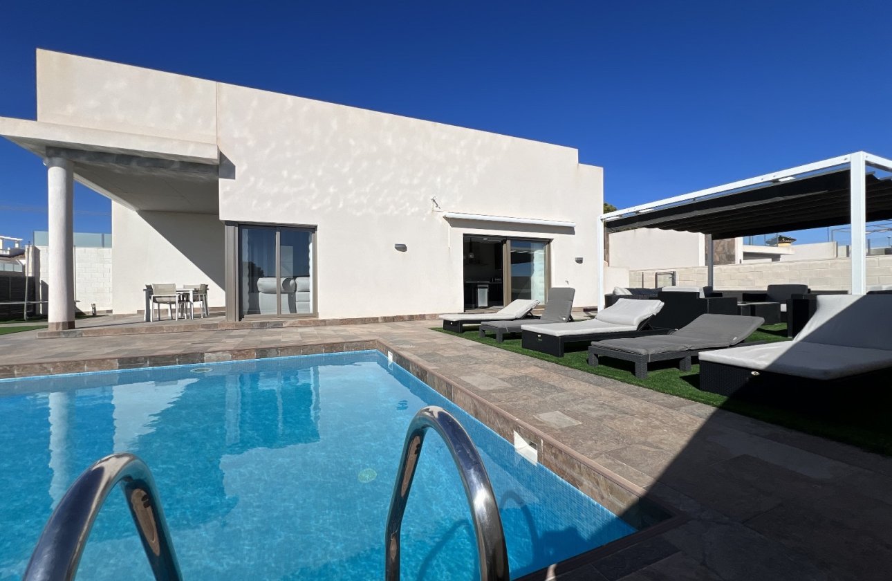 Herverkoop - Villa -
Orihuela Costa - Costa Blanca